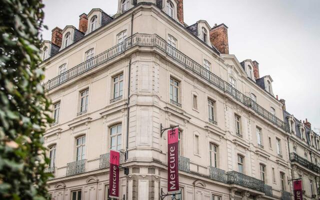 Отель Mercure Rennes Place Bretagne вид на фасад