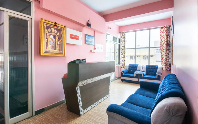 OYO Flagship 22101 Shree Raksha Comforts
