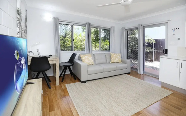 Ground Floor Easy Unit Close to City 4