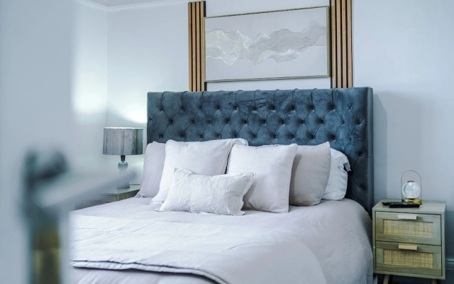 Luxury 3 Bed - 6 min to Airport