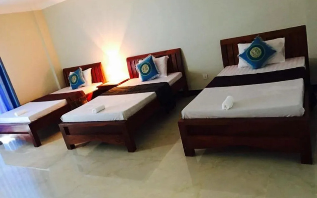 Blue Diamond Guest House - Hostel