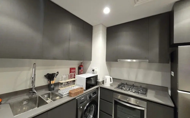 Shiro Elegant Living