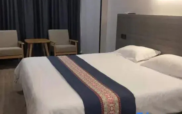 Nuosheng Business Hotel (Ninghai Xingning Middle Road)