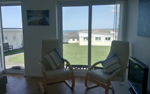 Chalet 18 Widemouth Bay Holiday Village