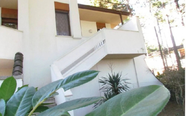 Three-room apartment in a nice villa with garden - Beach Place Included