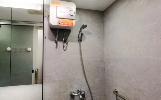 Homey 1Br At Apartment Parahyangan Residence
