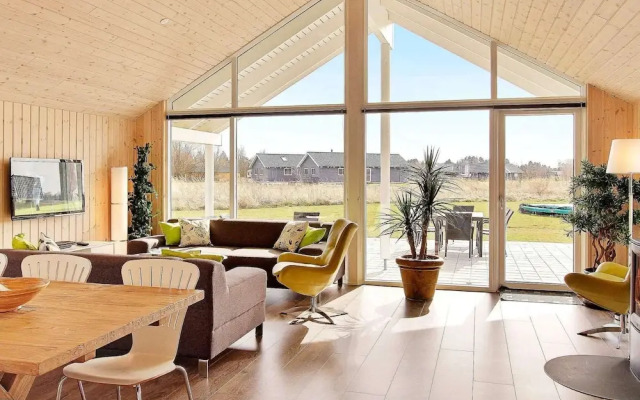 Pleasant Holiday Home in Vaggerlose near Sea