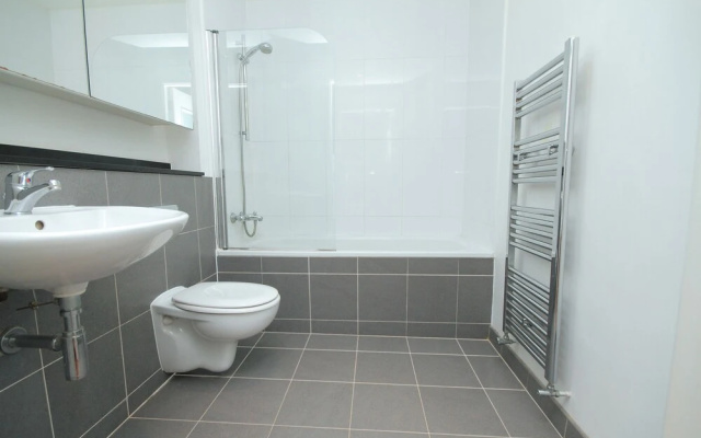 Forbes Street Suite 5 Star
