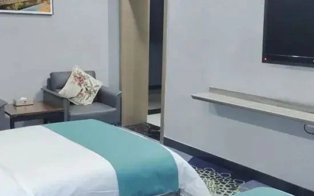 Hulega Hotel (Yining Kazanqi Street Branch)