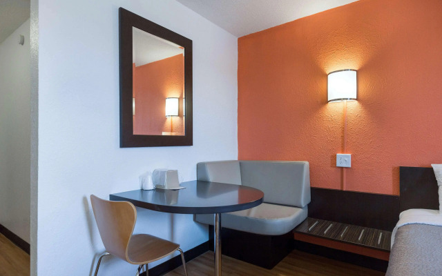 Americas Best Value Inn Lincoln, Illinois