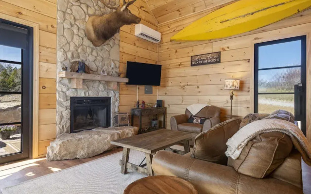 Elk Lodge Cabin for 4!