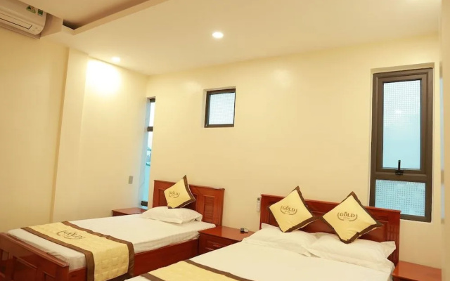 Gold Hotel