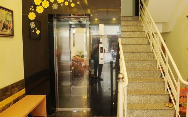 Queen Hotel 2 вид на фасад