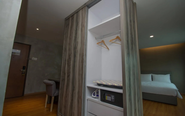 Insta Hotel