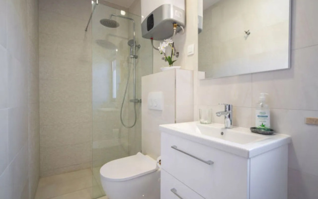 Apartment Damir Tampere 25135