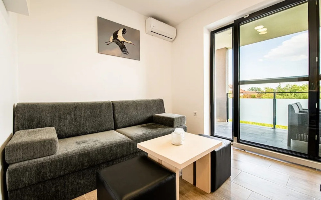 Apartmaji Banonia Stork Flight