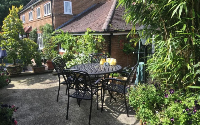 Grove House Bed  Breakfast