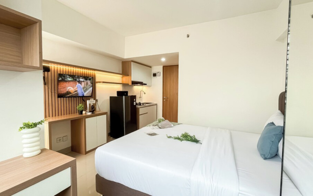 Homey And Minimalist Studio At Apartment Cisauk Point