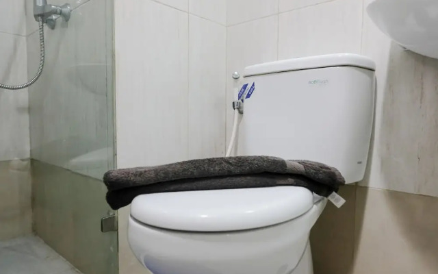 Homey And Cozy 2Br Apartment At Tamansari La Grande