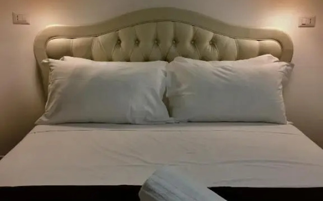 Suite 996