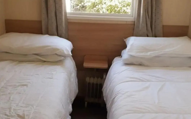 Caravan on Combe Haven - Sleeps 8 & Pet Friendly