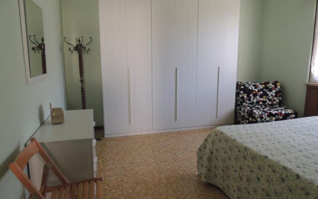 Отель B&B Graziani Парма комната для гостей