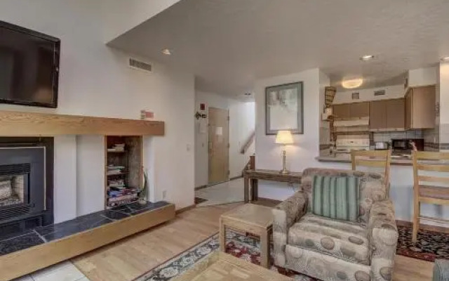 1633 Quicksilver Condo