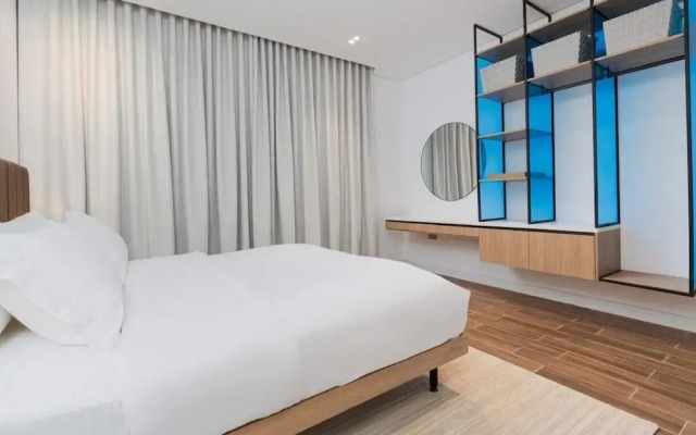 Modern Comfort, Dedicated Desk, Free Parking