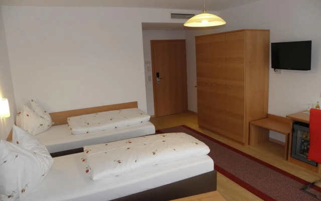 Hotel-Gasthof Stoff