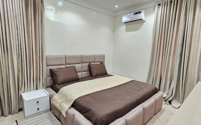 Katus Hyatt Luxury Apartment