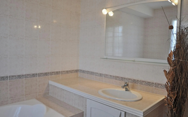 Traditional villa in Lias D'armagnac with pool