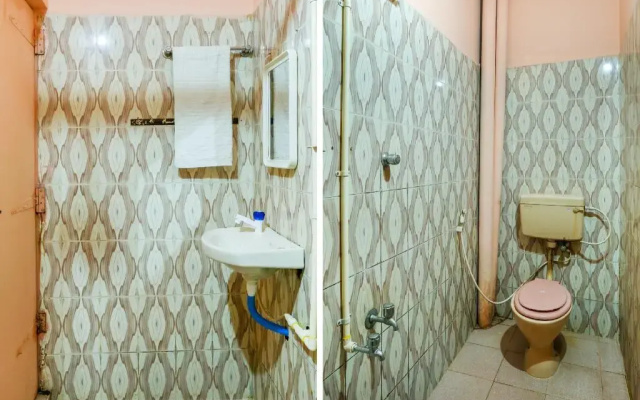 Sri Amsa Guest House by OYO Rooms
