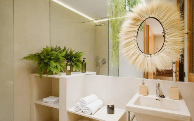 11 holiday homes