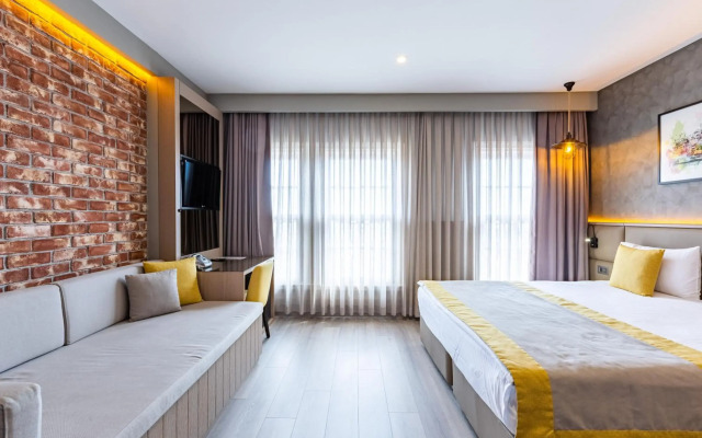 Seraglio Hotel & Suites