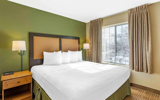 Extended Stay America Select Suites Chicago Naperville East