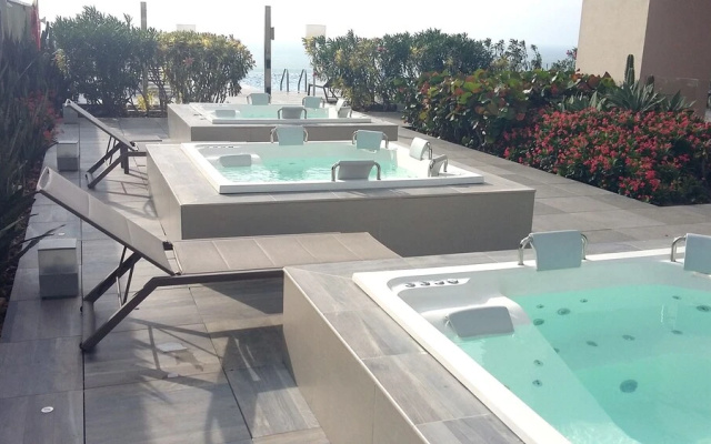 H2 LUXURY 3 Bedroom Apartment
