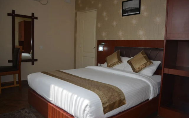Emerald Suites By Kallate