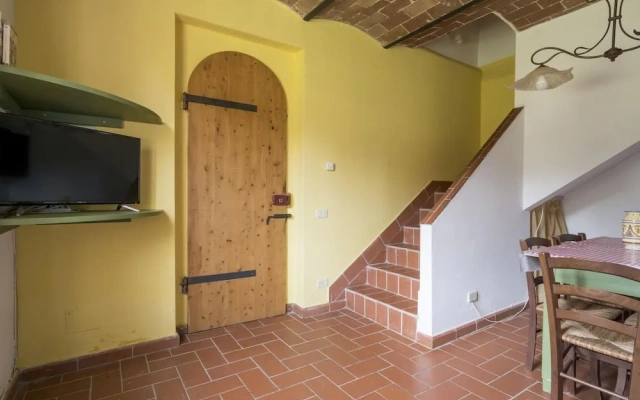 Cozy Farmhouse in Montespertoli With Swimming Pool