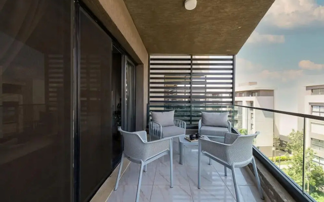 Madinaty Modern 3BR with Garden Views