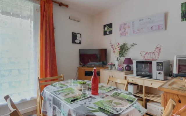 Appartement Esquièze-Sère, 1 pièce, 4 personnes - FR-1-402-81