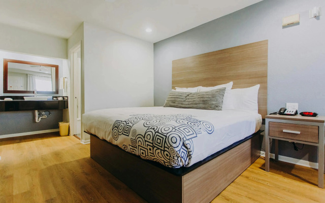 Scottish Inns and Suites - Near Kemah Boardwalk