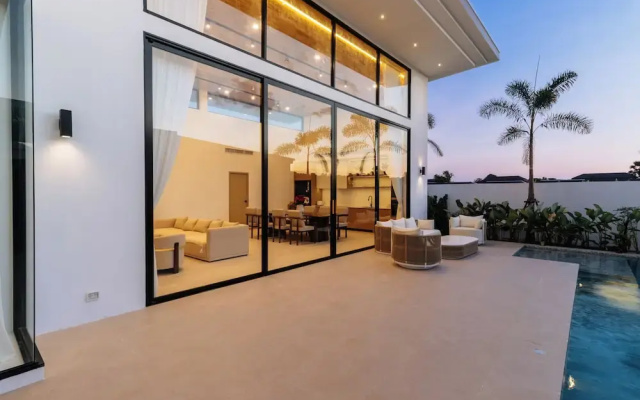 New 4BR Pool Villa Modern Oasis V283