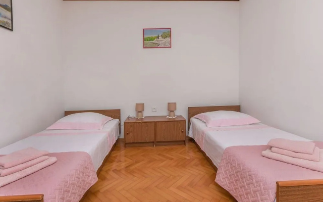 Apartment Proti