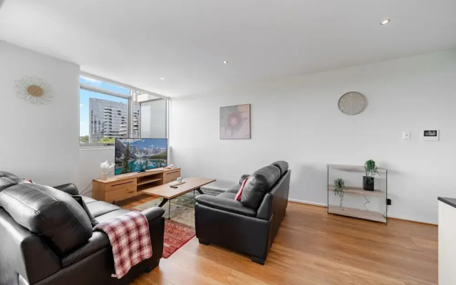 Stylish 1-bed Flat With Pool, BBQ & Sauna Access