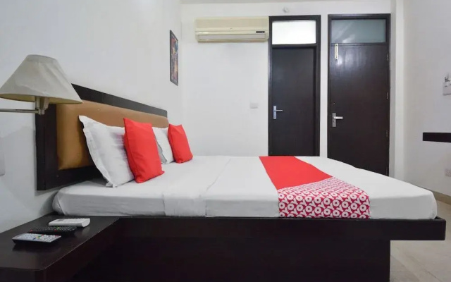 Oyo 32424 Hotel Lavanya