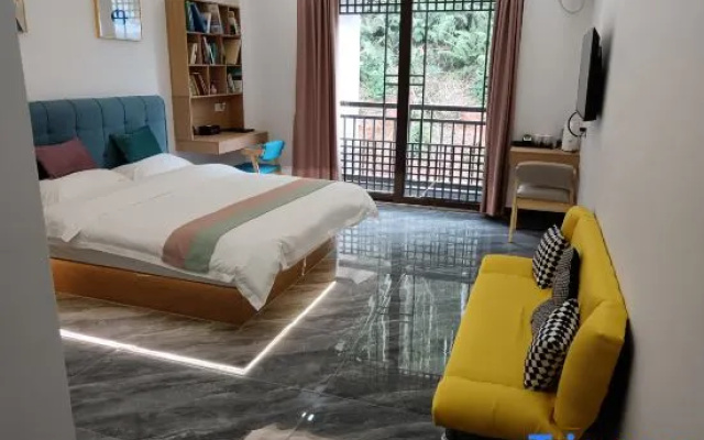 Royal Courtyard Homestay