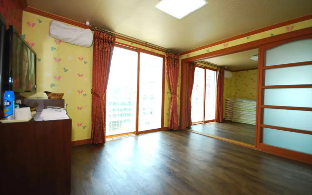 Empas Condotel