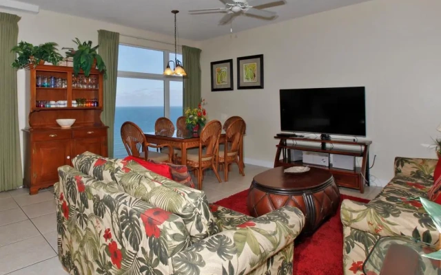 Sterling Reef Beach Resort