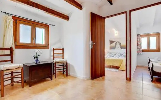 Pilar House
