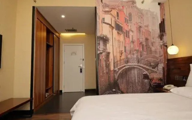 Home Inn Langyun Baiyun Hotel (Shijiazhuang Yucheng Media College)